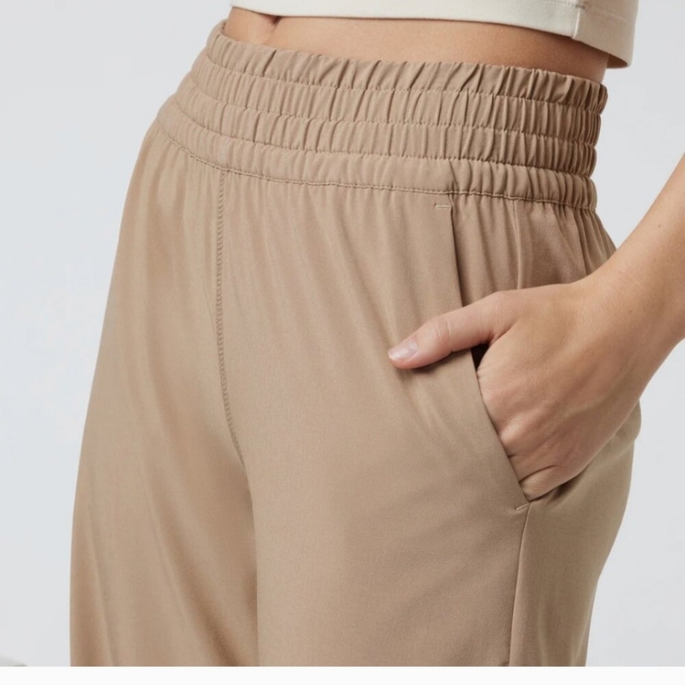 NWT Vuori Villa Wideleg M Goldenrod